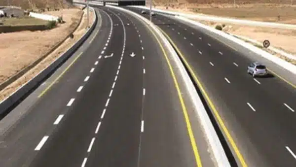 Vitesse revue à la baisse sur une partie de l&rsquo;autoroute est-ouest