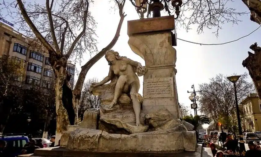 La statue d’Ain Fouara (Sétif) de nouveau vandalisée – Vidéo