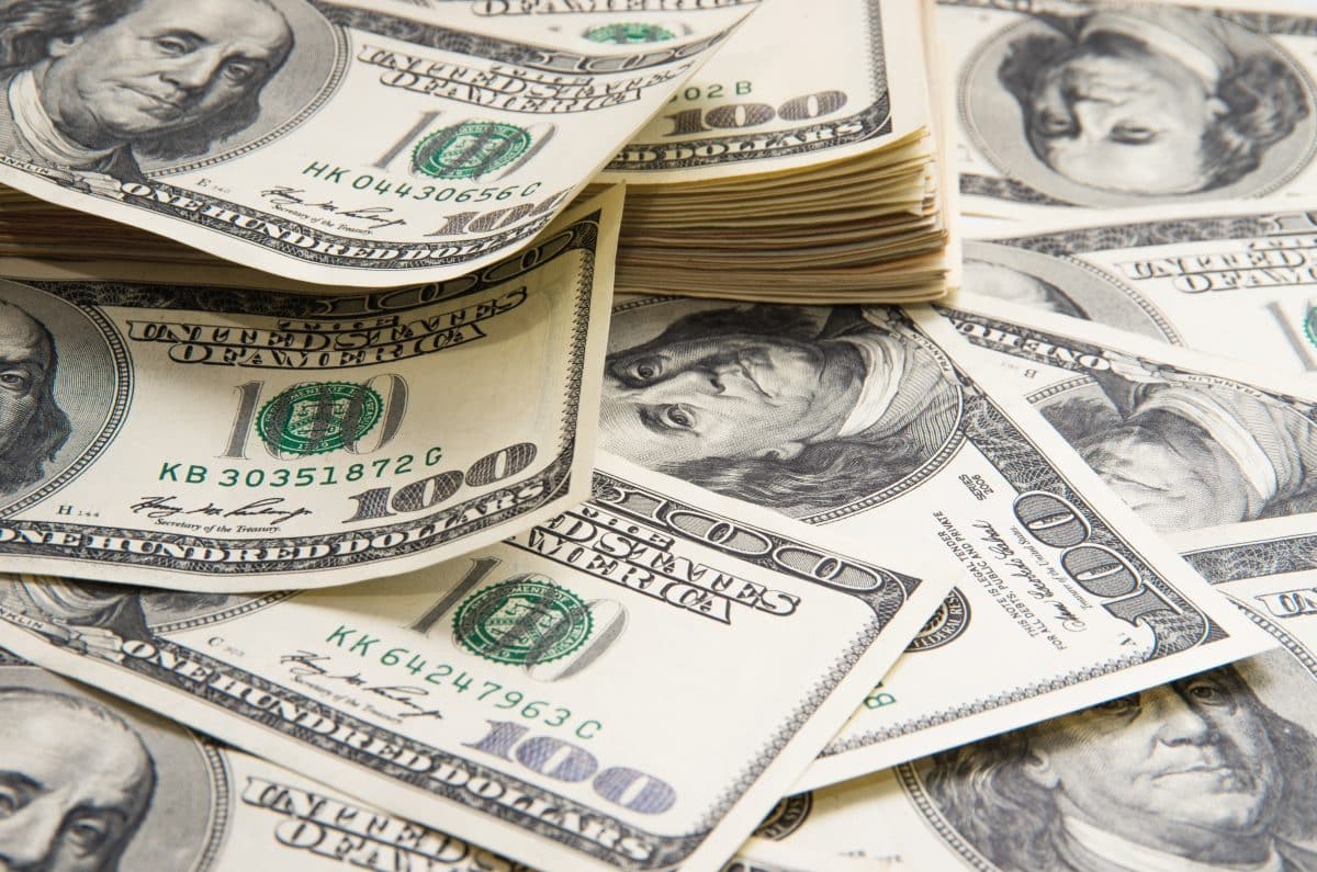 Le dinar algérien au plus haut face au dollar depuis une année
