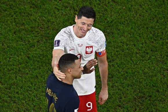 Mondial 2022 : la France domine la Pologne et montre les crocs