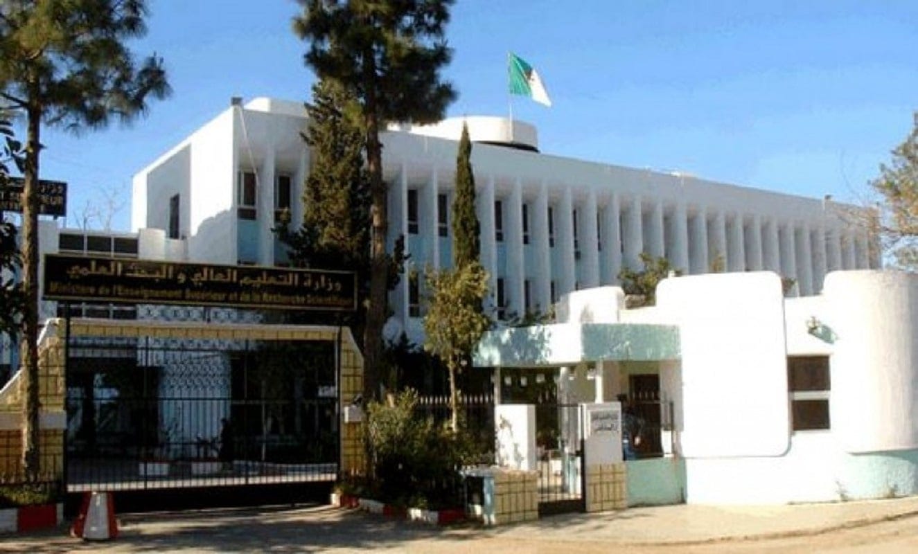 L’Algérie compte-t-elle trop de facultés de médecine ?