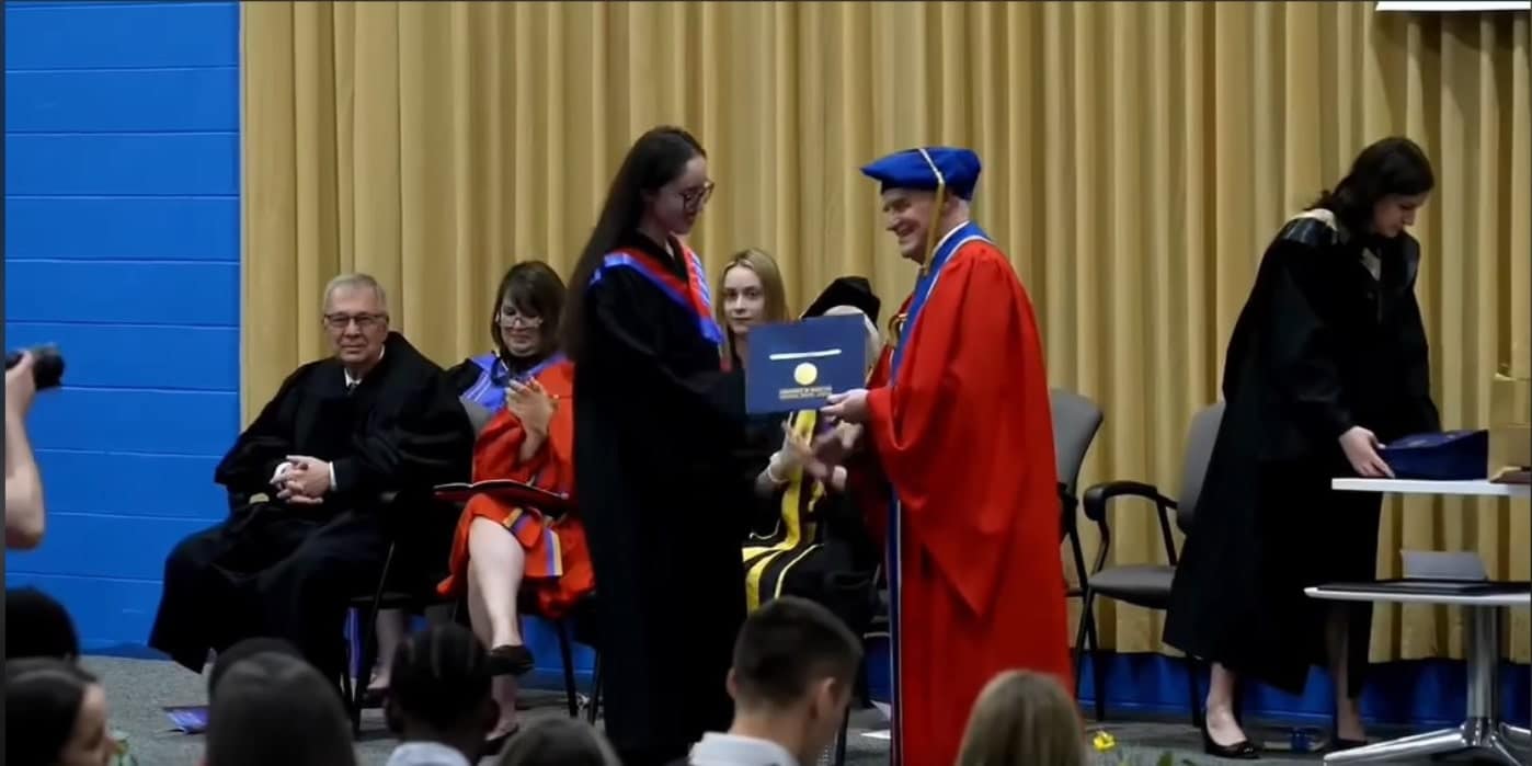 Canada : une vidéo d’étudiants algériens recevant leur diplôme fait le buzz