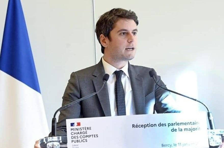 France : Gabriel Attal, l&rsquo;homme qui a interdit l’abaya, devient Premier ministre