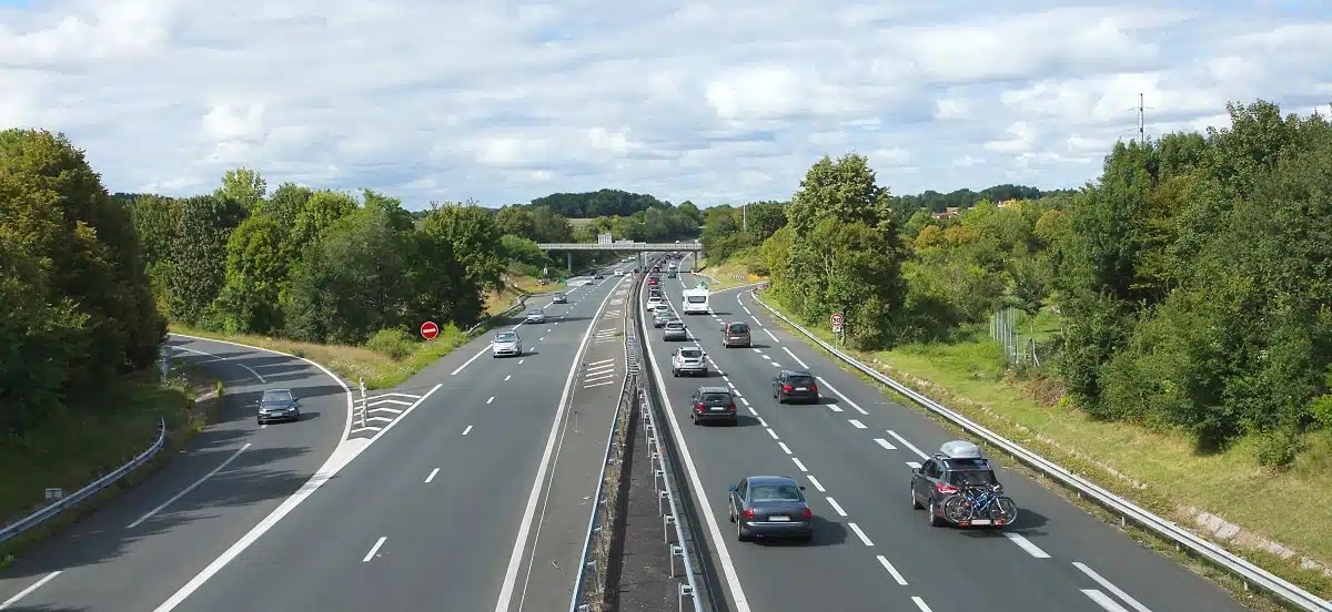 Autoroute est-ouest : un mort dans un accident spectaculaire (Vidéo)
