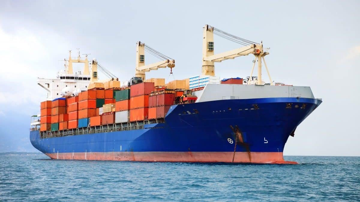 Tensions dans la Mer Rouge : les prix du fret maritime flambent, l’Algérie concernée