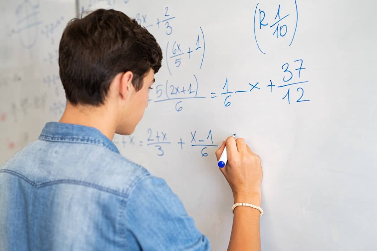 BEM 2023 en Algérie : pourquoi les collégiens sont faibles en maths