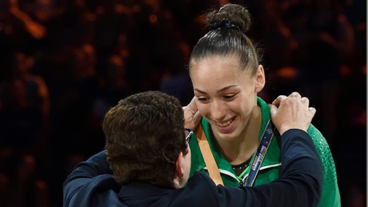 Kaylia Nemour rafle une 2ᵉ médaille d’or en Coupe du monde de gym à Doha