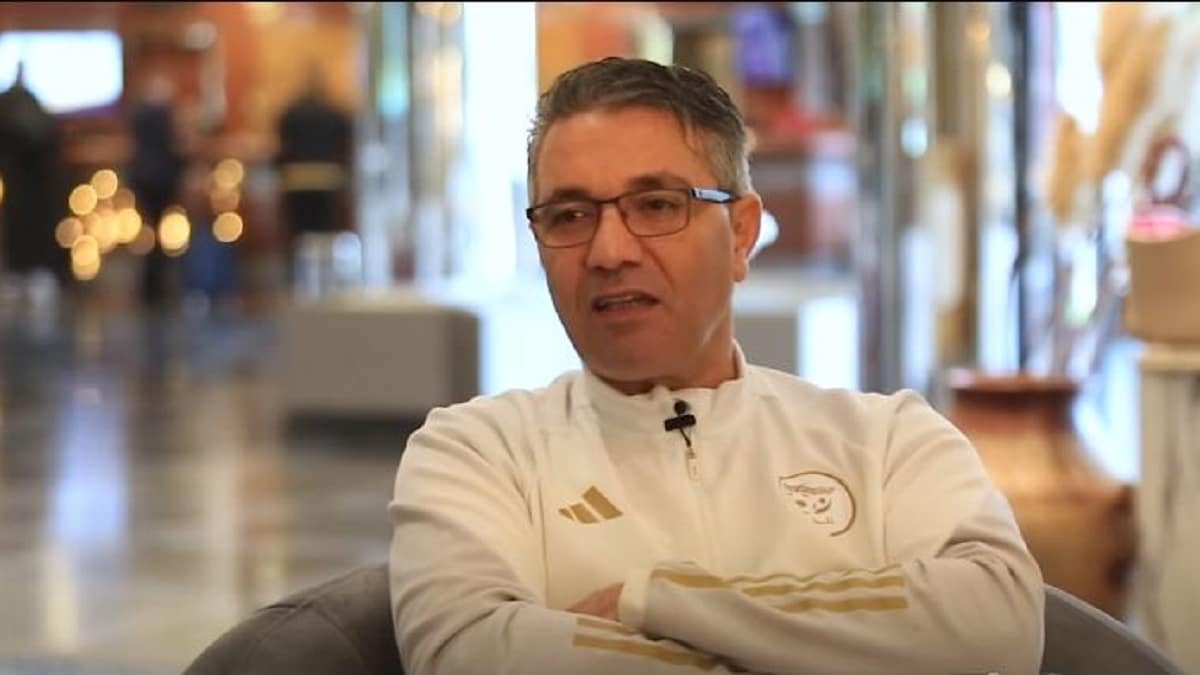 Le sélectionneur de Algérie U20 qui a giflé ses joueurs s’explique (Vidéo)