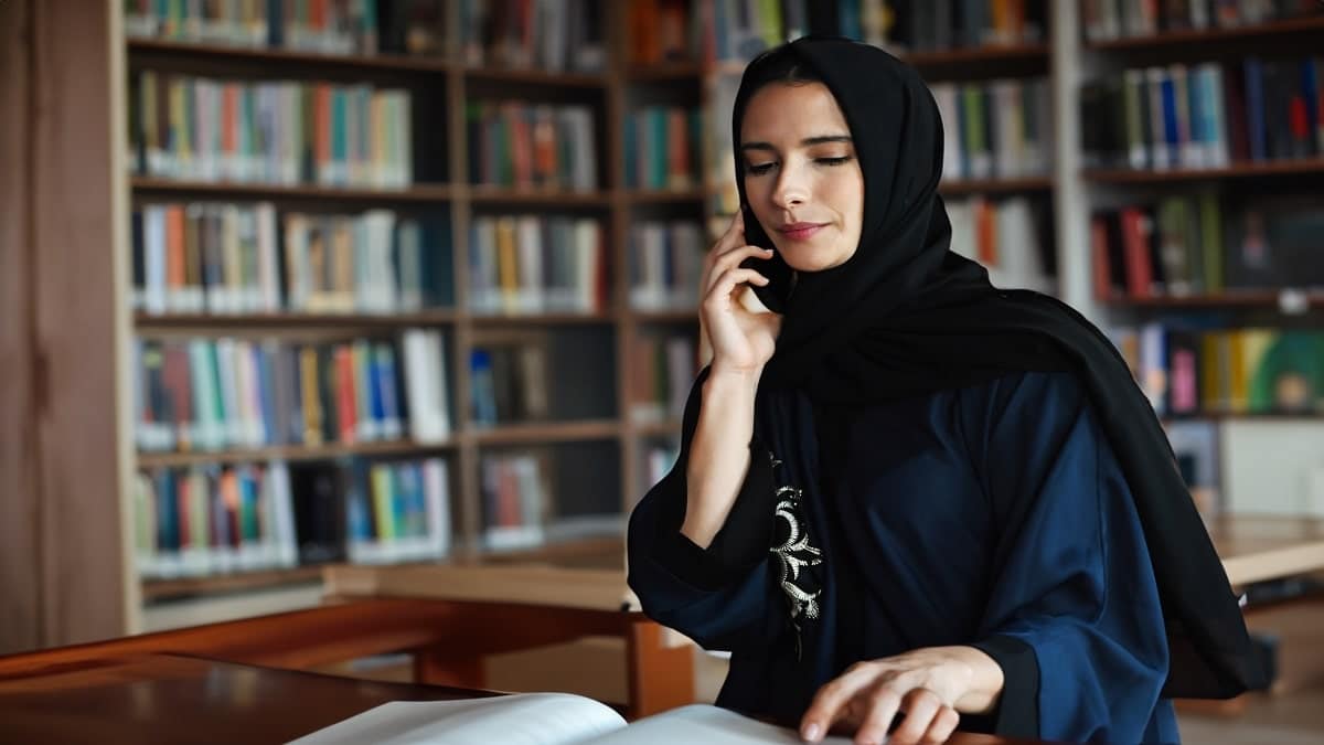 La France continue de se déchirer sur l’abaya