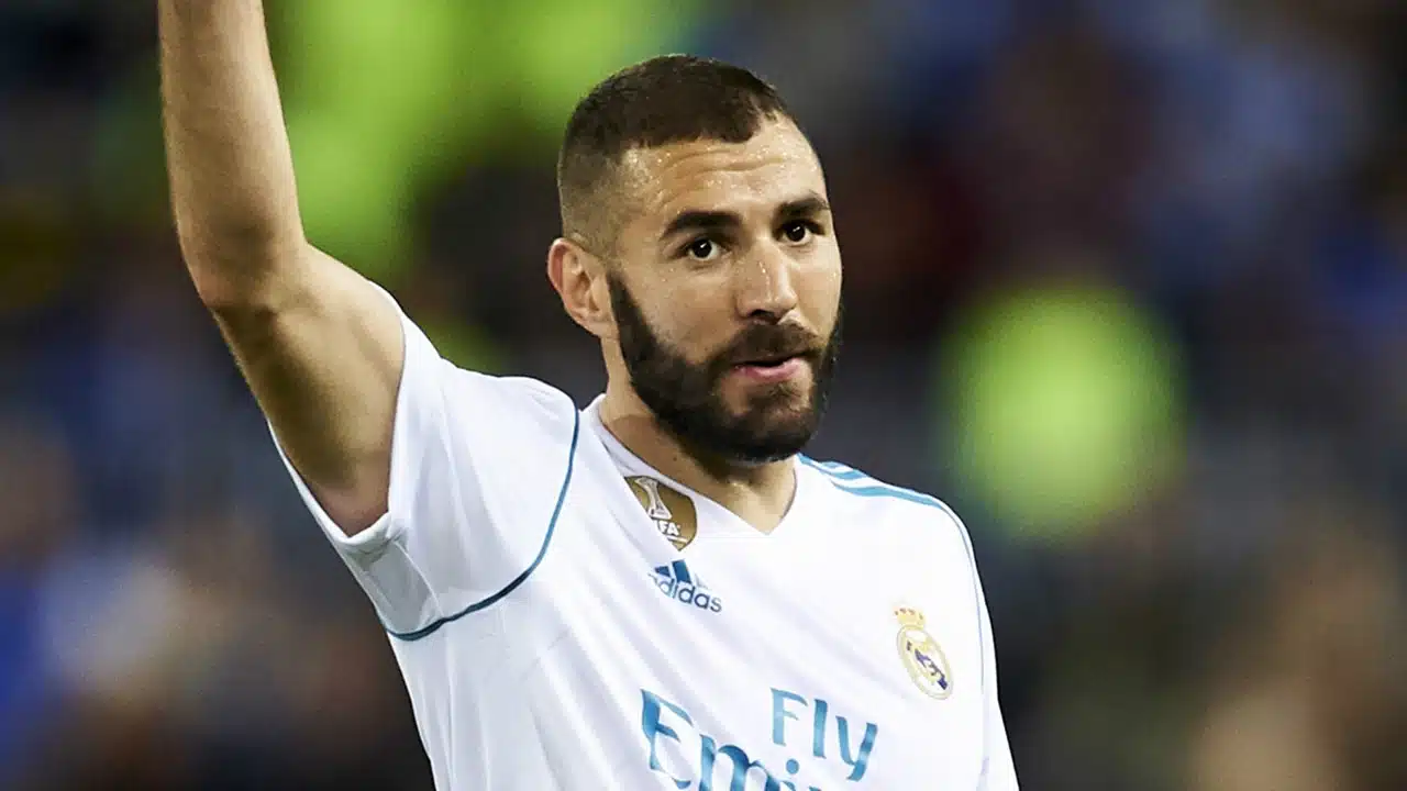 L&rsquo;extrême-droite française ne lâche pas Karim Benzema
