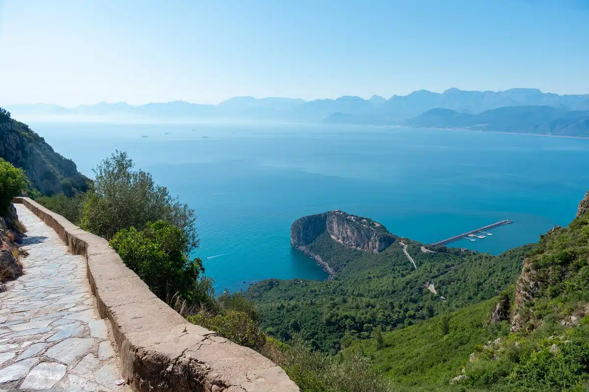 Cap Carbon à Bejaia : les visiteurs courent un énorme danger