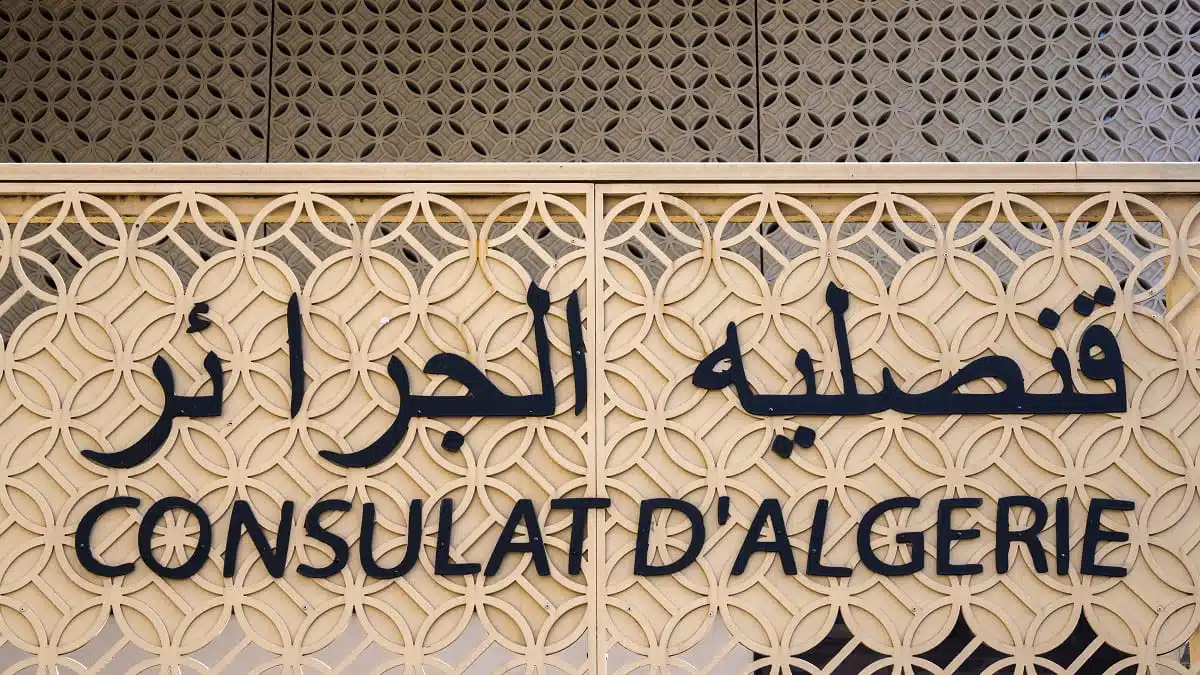 Passeport biométrique : des « mesures d’urgence » dans les consulats d’Algérie
