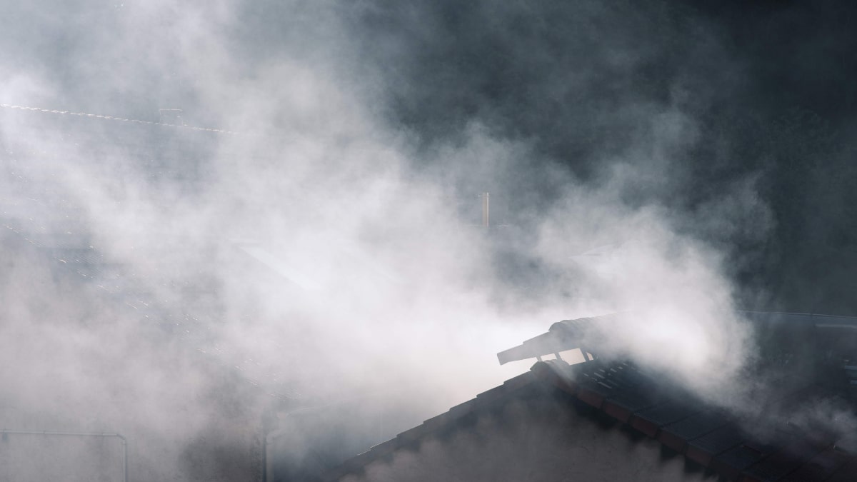 Incendie dans une usine à Bejaia : la fumée est-elle dangereuse ?