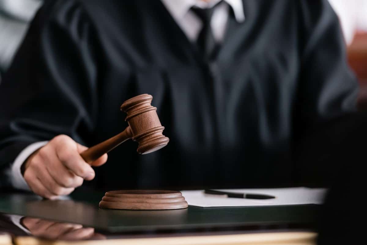 Juge blessé par arme à feu à Mostaganem : ce que l’on sait