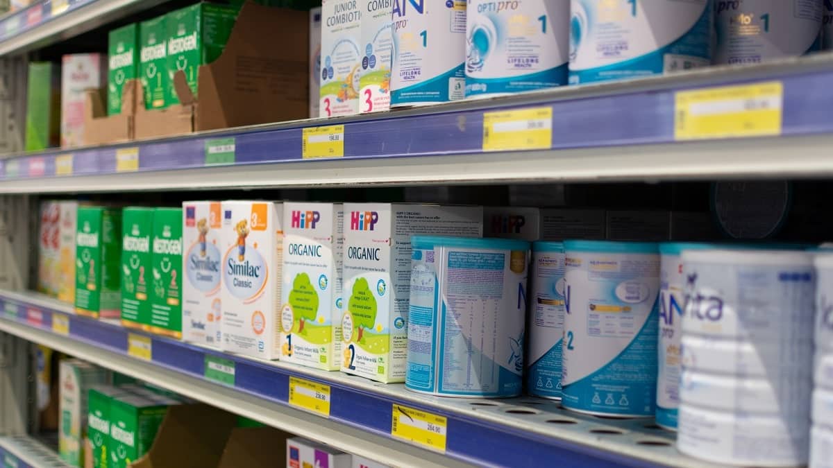 Le lait infantile est « vendu deux fois son prix » en Algérie (ministre du Commerce)