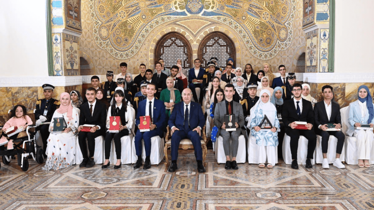Tebboune honore les lauréats du BAC et du BEM 2023 (vidéo)