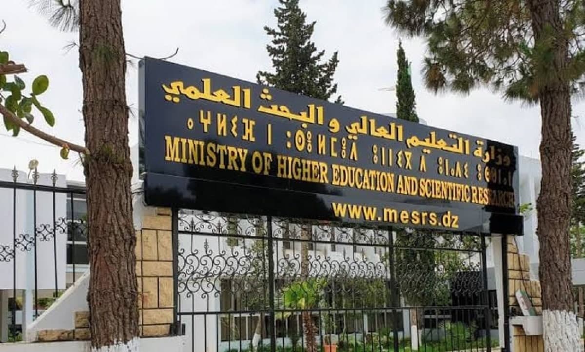Titulaires de doctorats et de magisters : le bras de fer continue