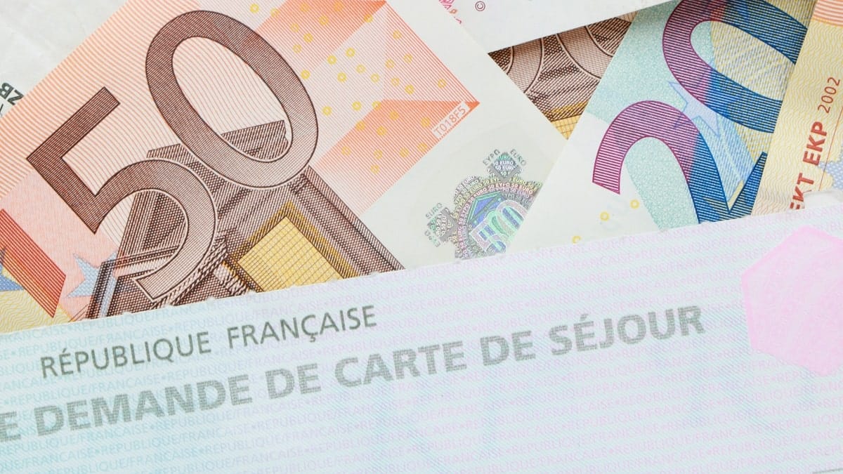 Né en France, il demande un titre de séjour et reçoit une OQTF vers l’Algérie