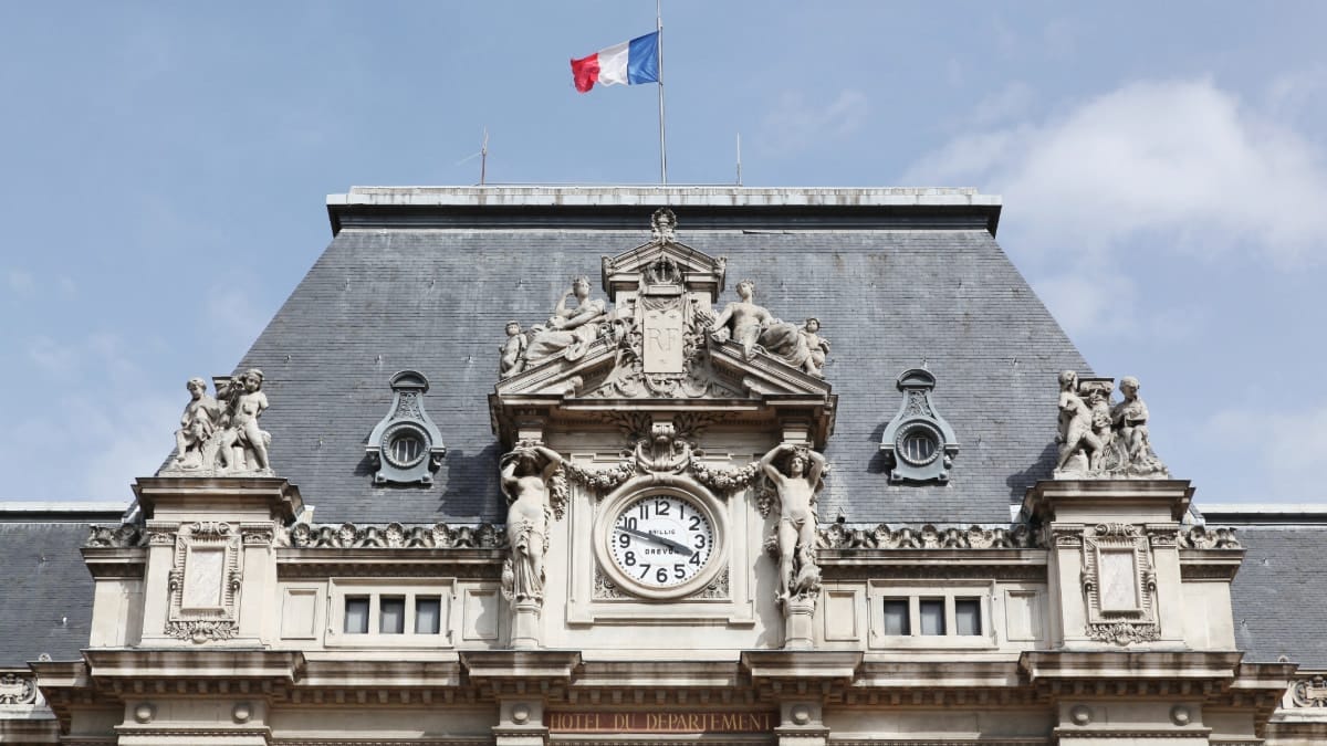 France : 162 artistes s’opposent à une OQTF d’un jeune sans-papiers