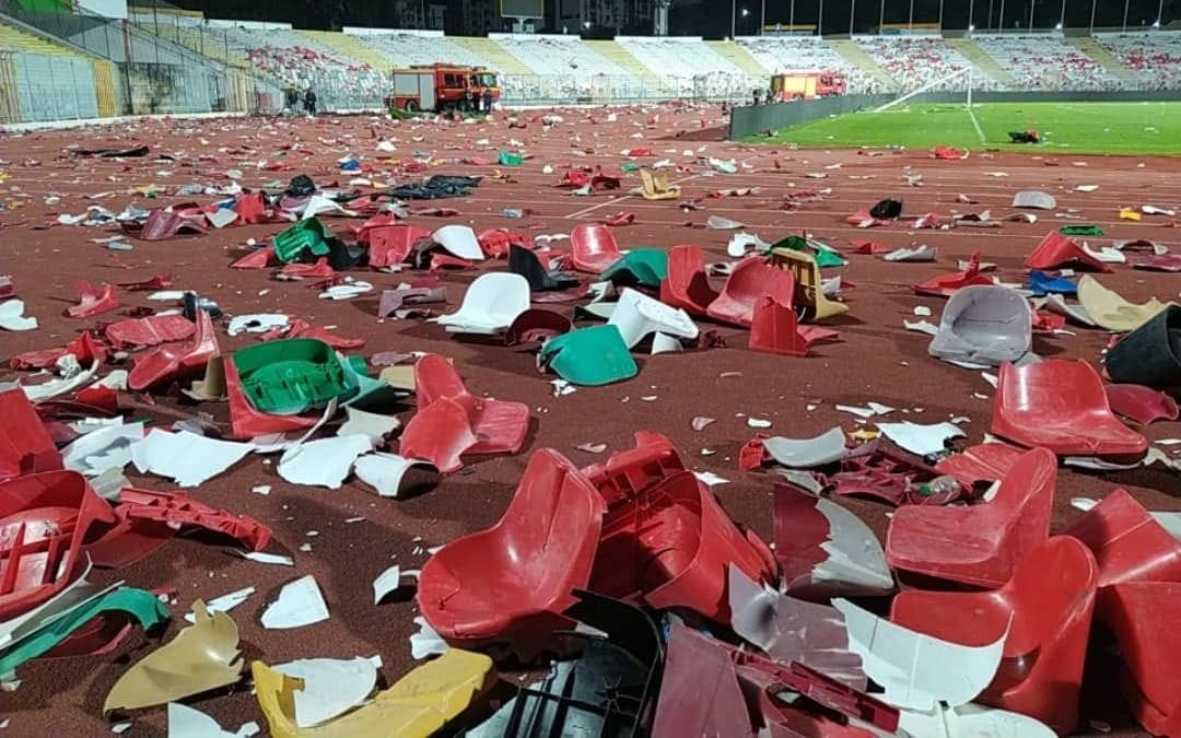 Foot algérien : scènes incroyables dans le stade de Constantine, la FAF réagit