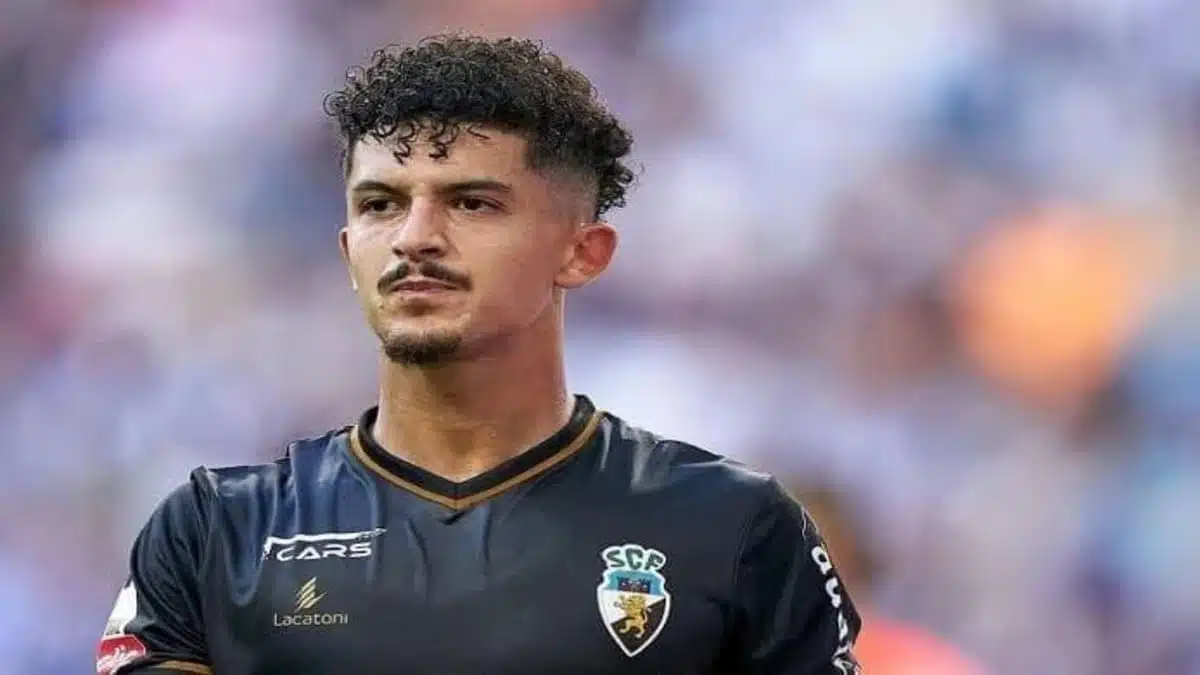 Bachir Belloumi inscrit un magnifique doublé face à Chelsea en Premier League