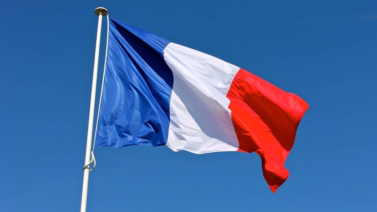 Paris : un Algérien porte plainte contre un policier après un contrôle d’identité
