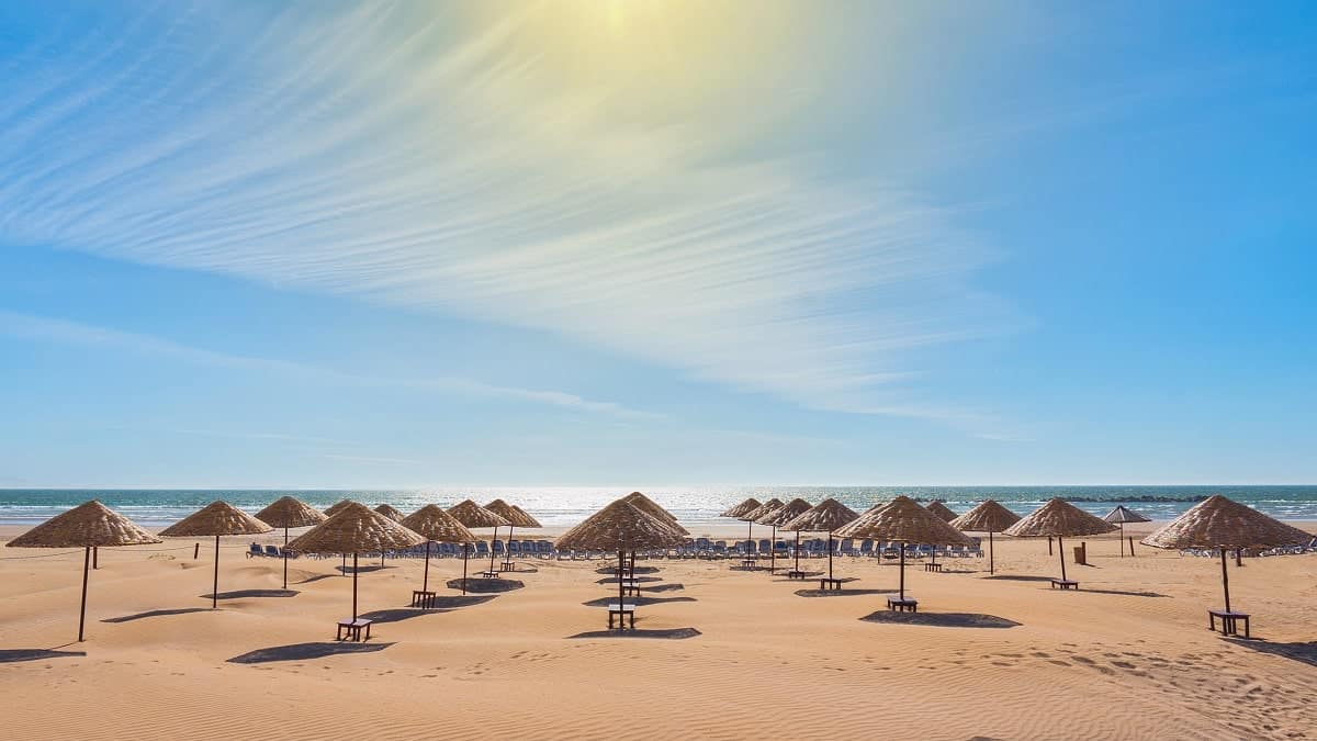 Maroc : les plages à la merci des squatteurs