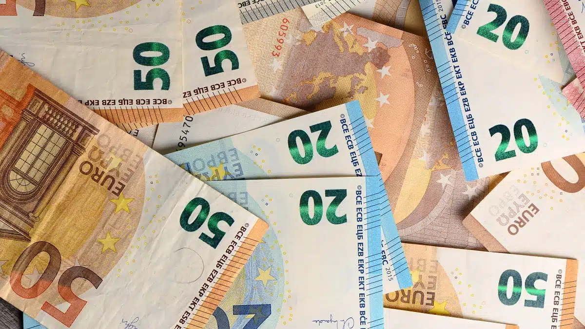 Dinar algérien : l’euro en forte baisse sur le marché noir