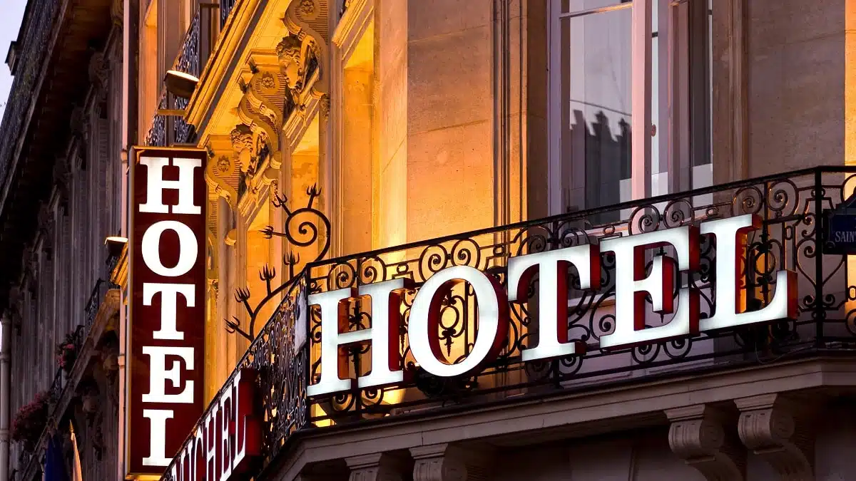 La justice annule la privatisation de l’Hôtel El Hidhab, le propriétaire proteste