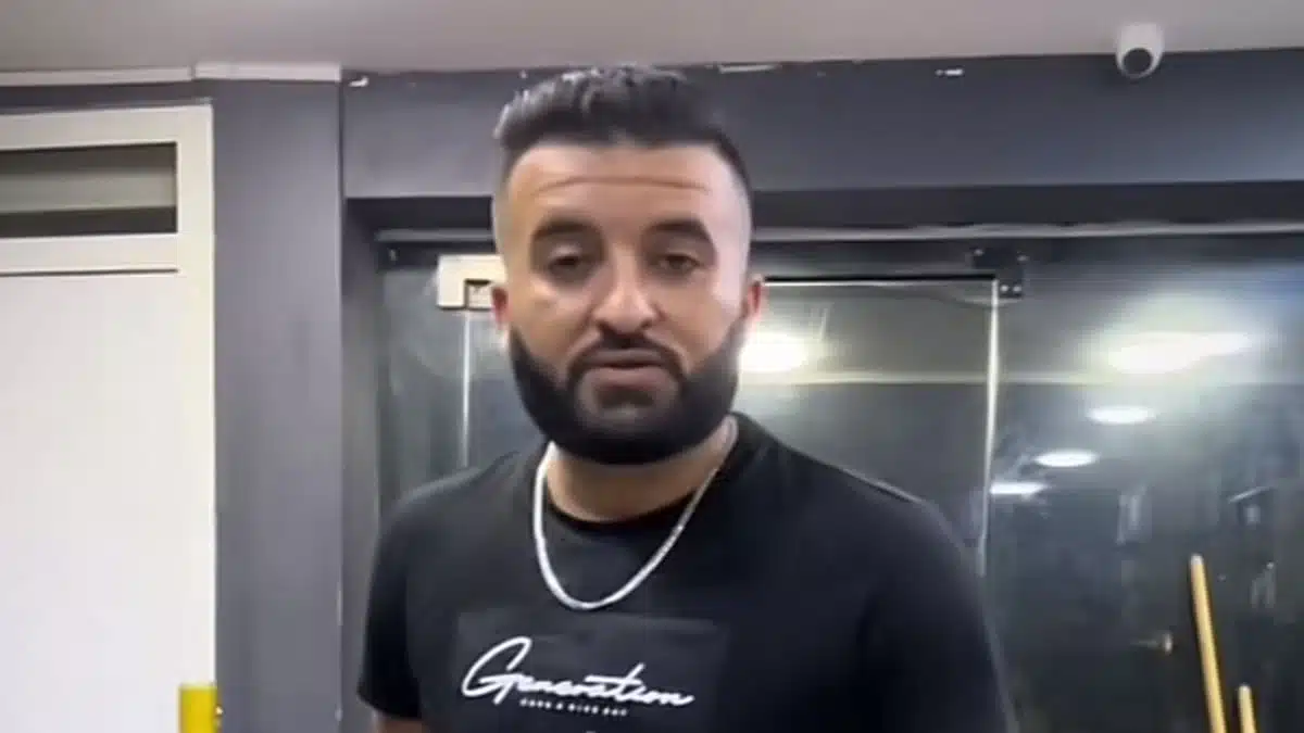 La danse d’un coiffeur algérien fait un carton mondial
