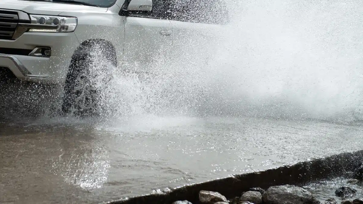Inondations en Algérie : un mort et plusieurs personnes sauvées