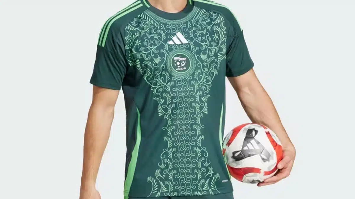 Le nouveau maillot de l’équipe d’Algérie dévoilé en grande pompe à Marseille