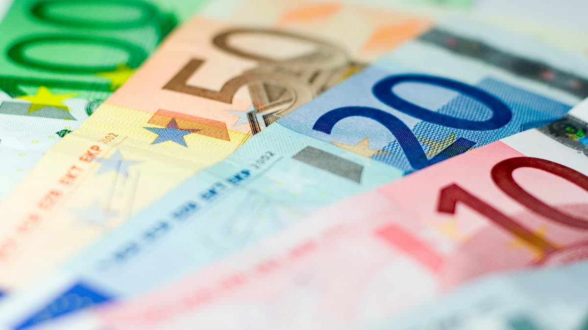 Dinar algérien : l’euro repart à la hausse, le dollar inscrit un nouveau record