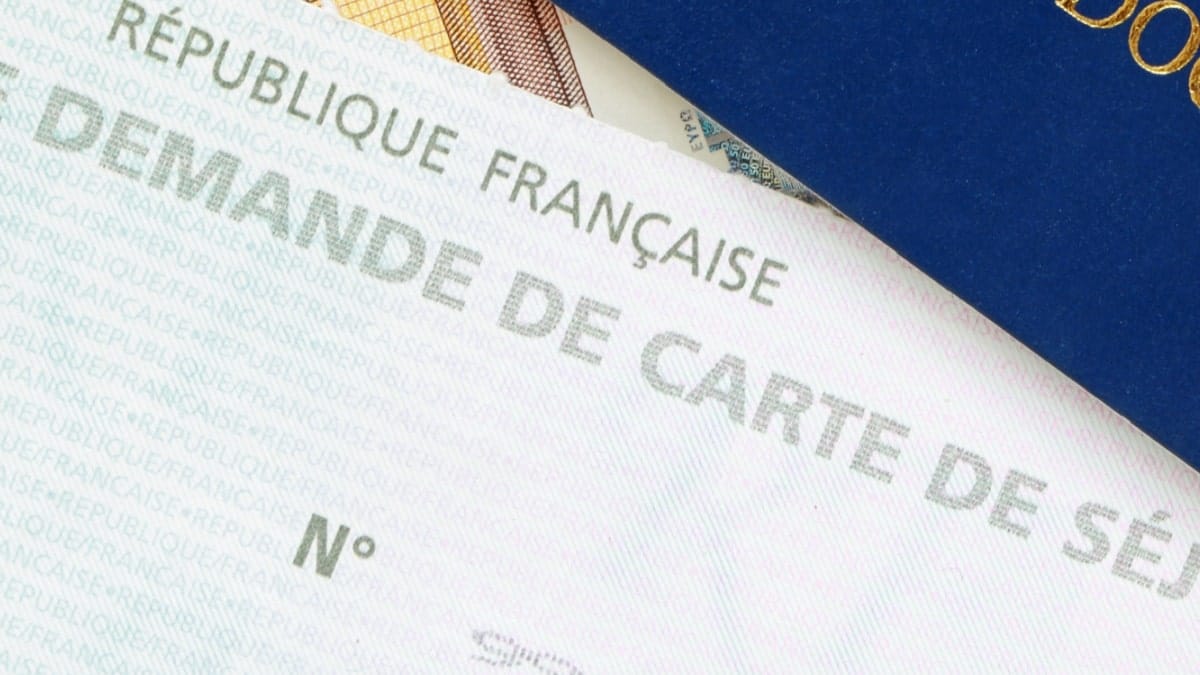 Titre de séjour en France : voici les préfectures où le gouvernement veut « régulariser moins »
