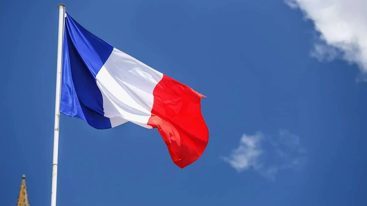 Titres de séjour en France : voici le nombre d’Algériens en 2024