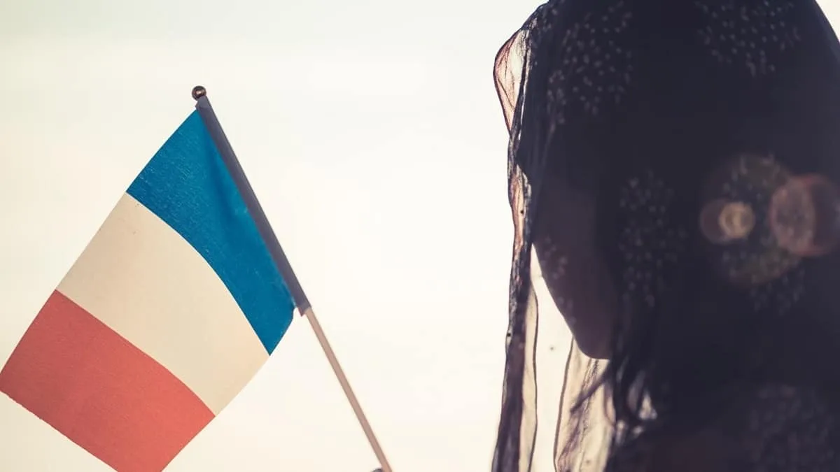 France : la galère des étudiantes voilées pour décrocher une alternance