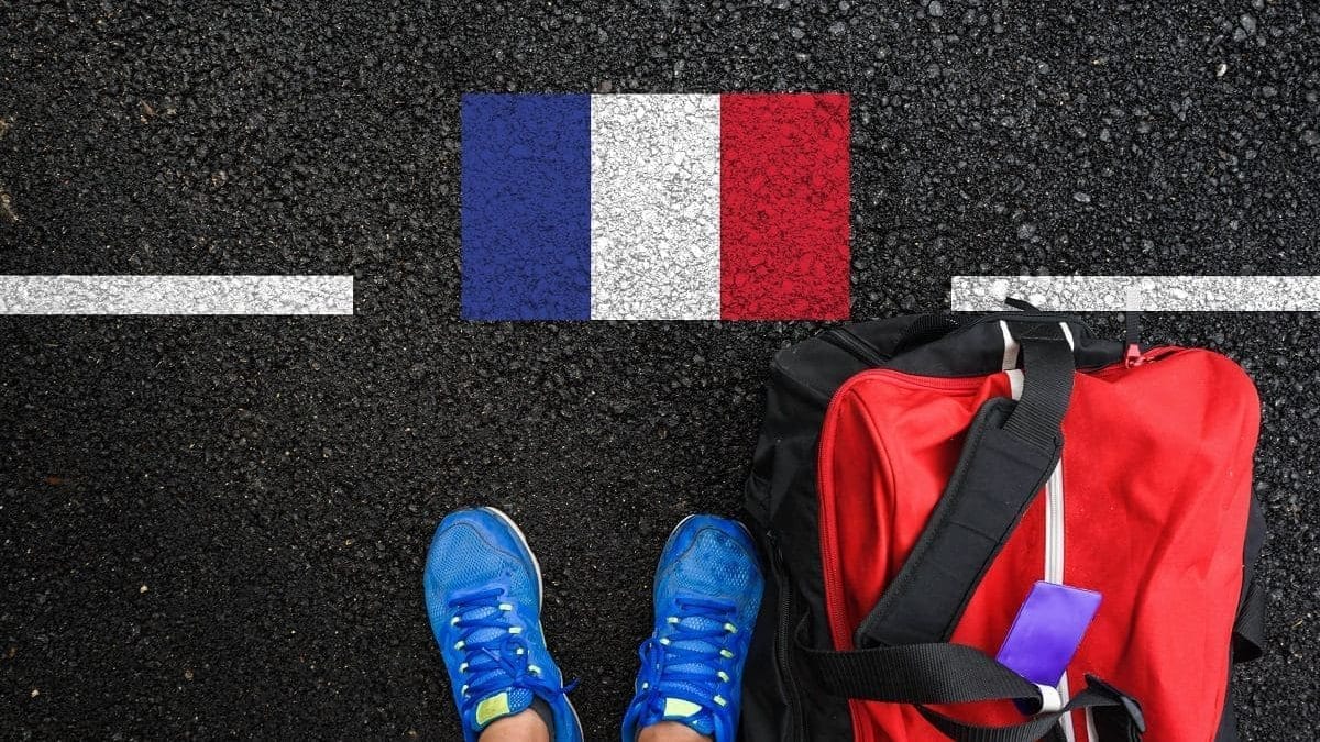 Un Algérien sous OQTF descend de l’avion à la dernière minute