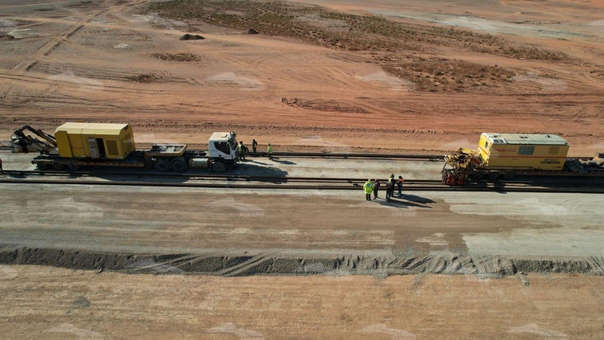 Algérie : plongée dans un chantier ferroviaire hors normes en plein désert