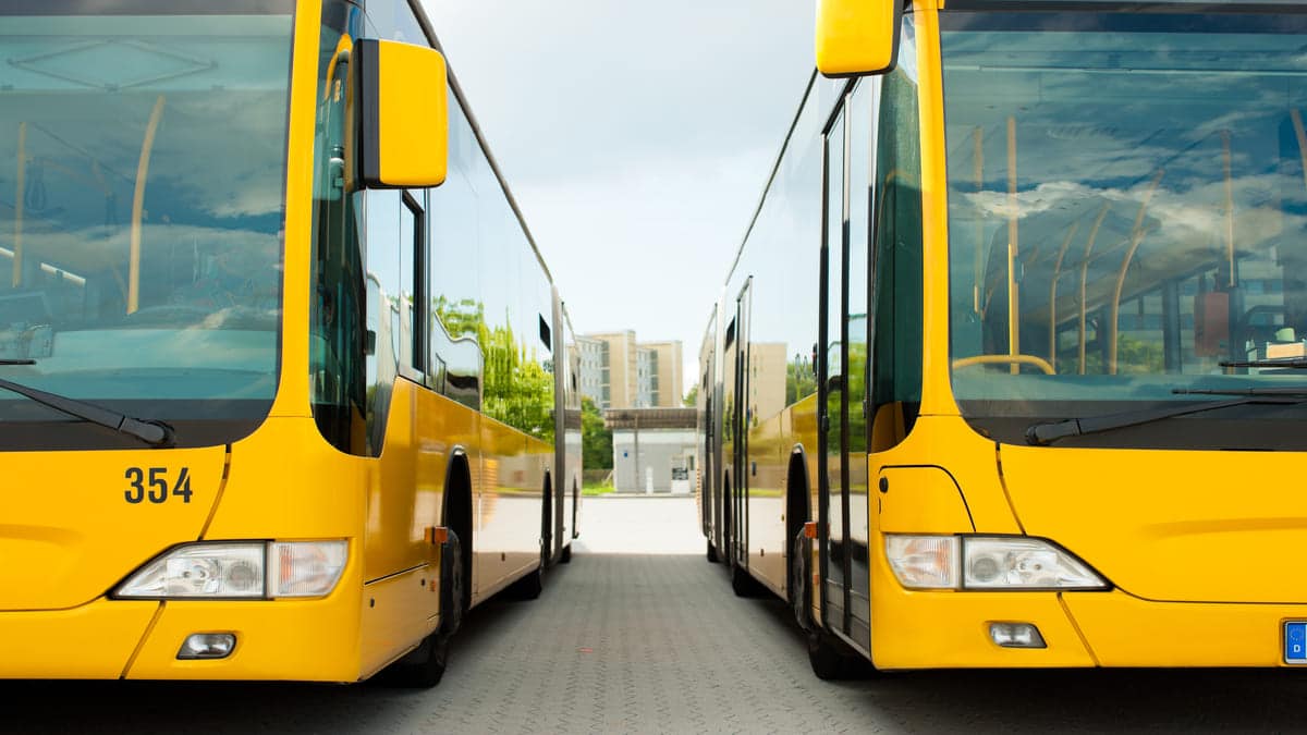 Algérie : importation « massive » de pneus et de 10.000 bus