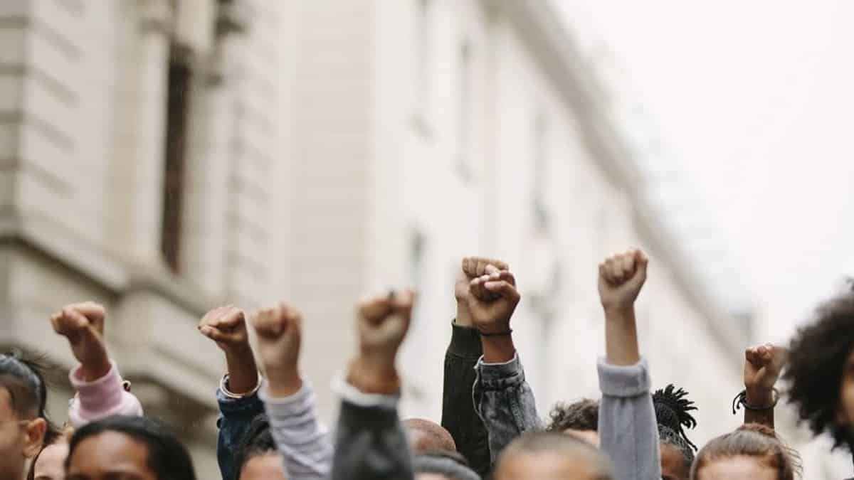 Haine des immigrés : le poison qui gagne l’Occident
