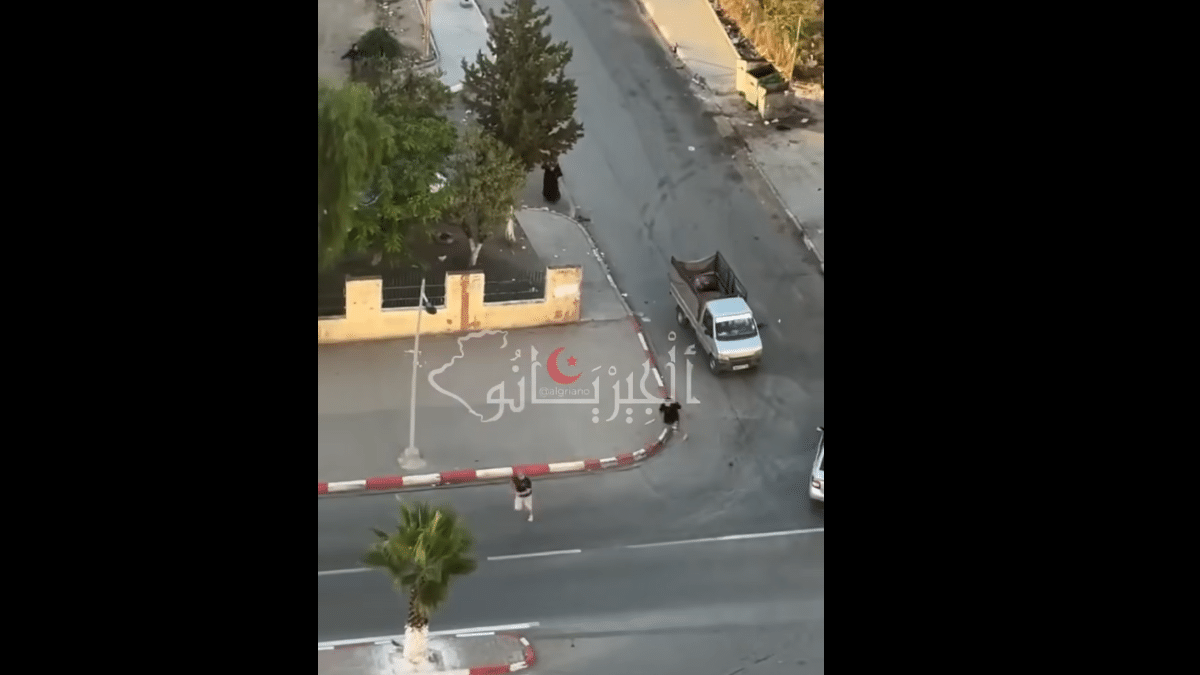 Algérie : le « Superman » algérien enflamme les réseaux sociaux