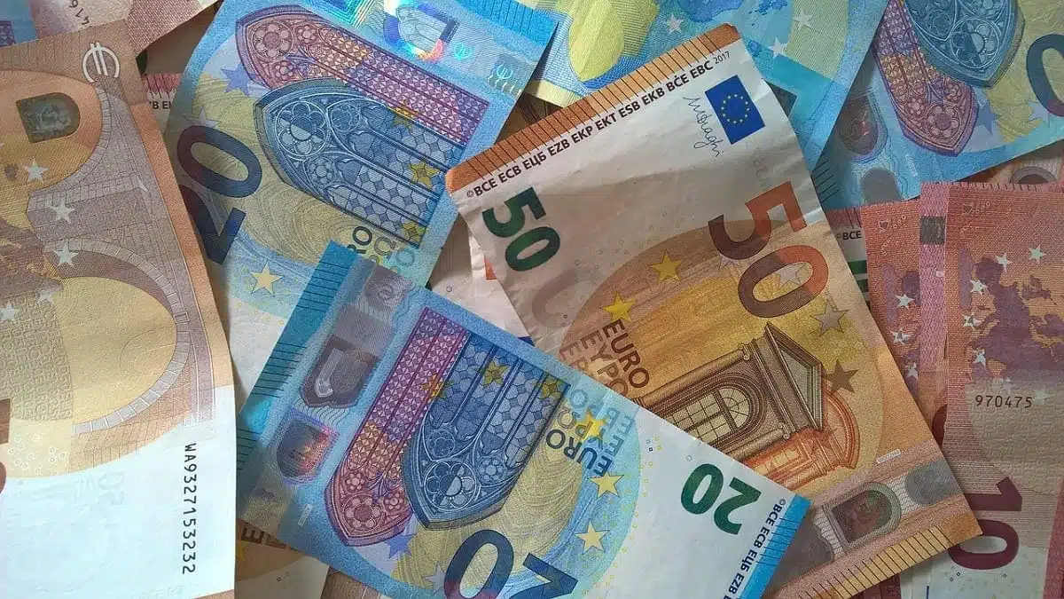 Dinar algérien : sans frein, l’euro pulvérise un nouveau record