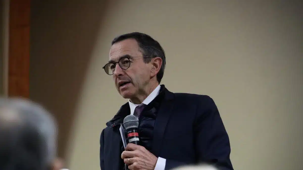 France : en perte de vitesse, Bruno Retailleau actionne le levier algérien