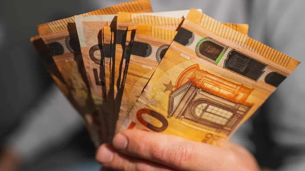 Bulle spéculative sur le marché noir : l’euro s’envole face au dinar