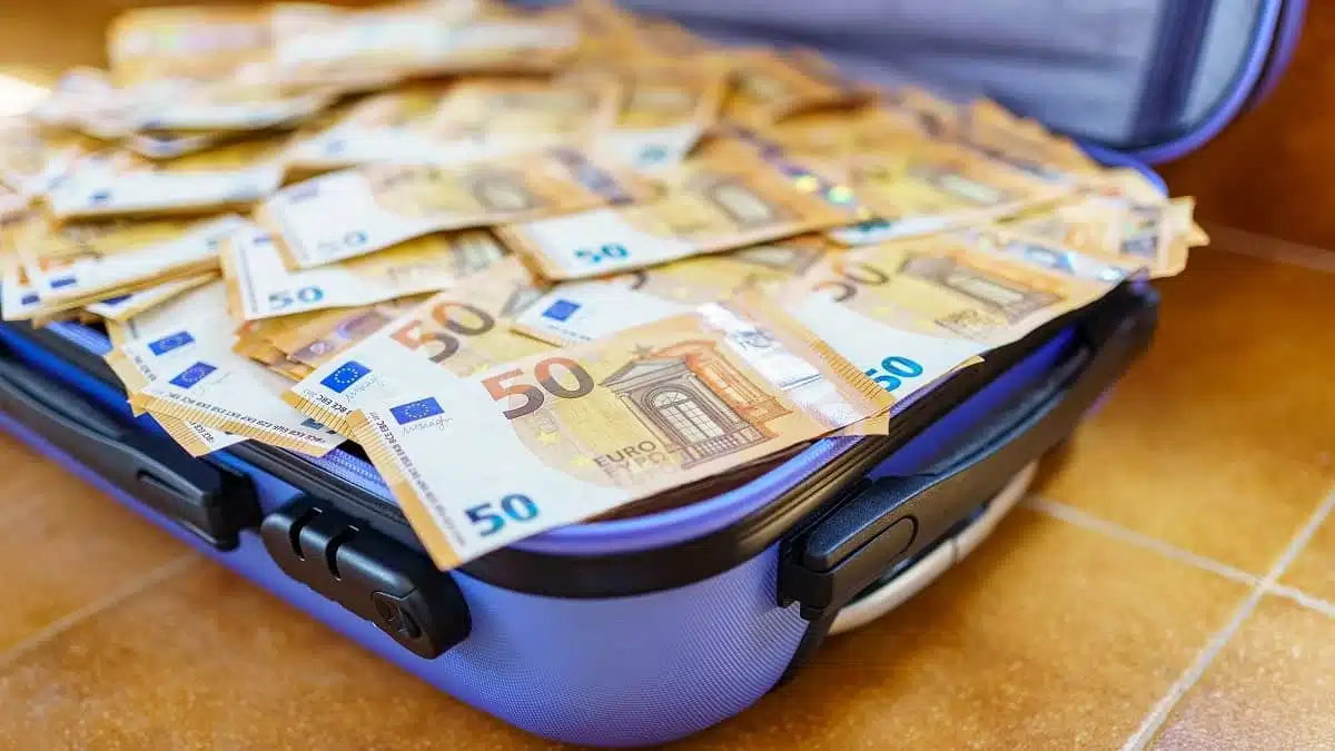 Algérie : ils tentaient de s’envoler vers Istanbul avec 15.000 euros