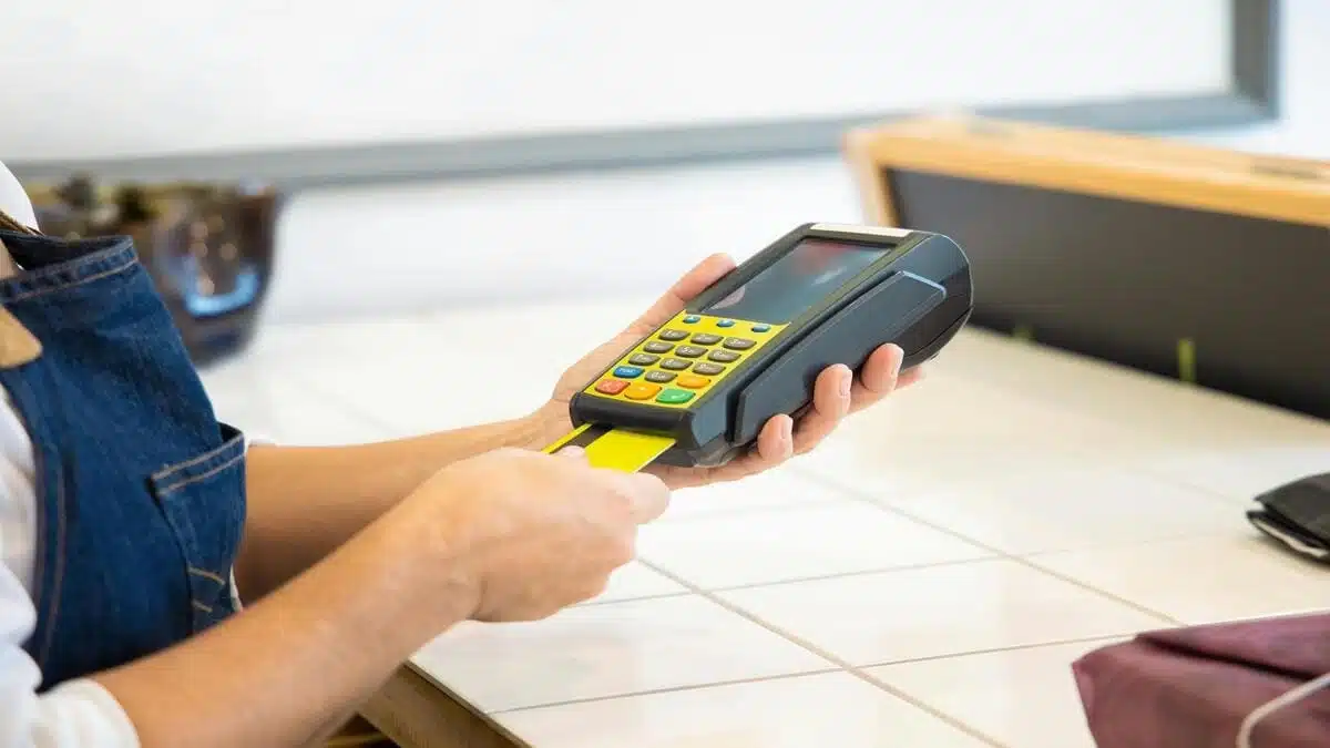 Algérie : des mesures pour faciliter l&rsquo;acquisition des TPE aux commerçants