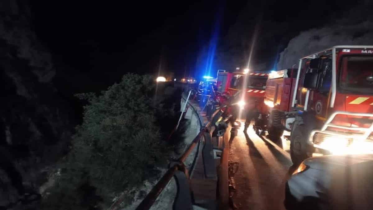 Gorges de Kherrata : un semi-remorque plonge dans le ravin, un mort