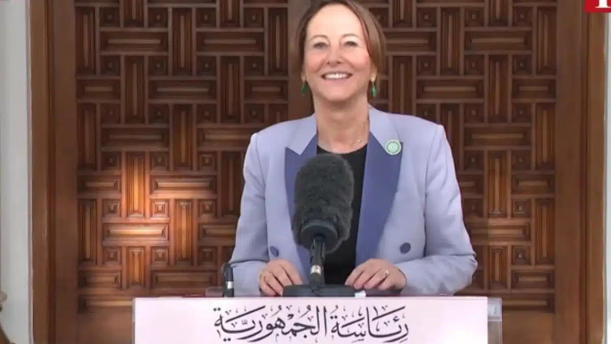 Depuis Alger, Ségolène Royal adresse une mise en garde à Paris