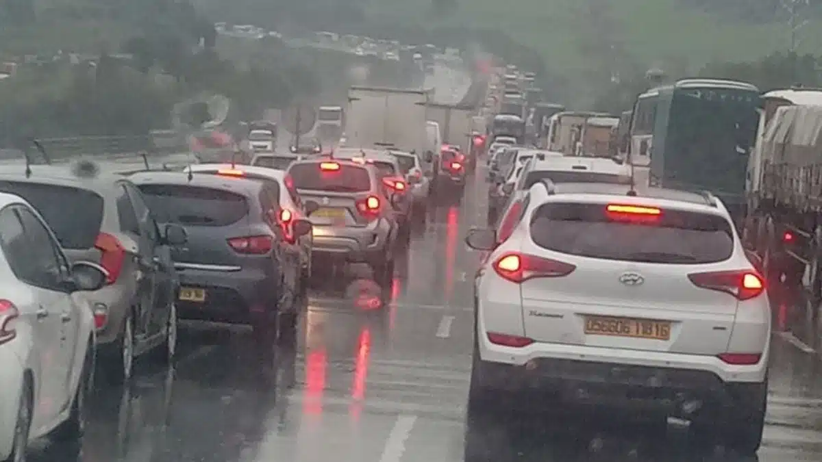 Autoroute Est-Ouest : les raisons des embouteillages monstres à Djebahia