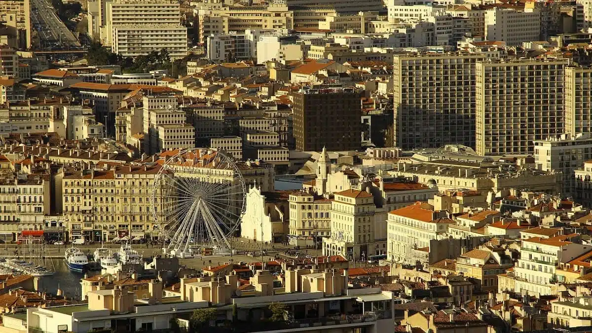 Municipales à Marseille : Selecto, merguez et origines algériennes au menu